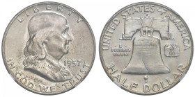 STATI UNITI Mezzo dollaro 1957 - KM 199 AG In slab NGC n. 3619336-019.
MS 63