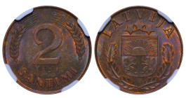 Latvia, 1st Republic, Karlis Ulmanis (1936 - 1940). 2 Santimi 1939, Bronze, 2 gr, KM#11, MS 64 BN, 6637401-007