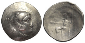 Ostkelten. Philippos III - Typen.

 Tetradrachme (Silber).
Vs: Kopf des jugendlichen Herakles mit Löwenfell rechts.
Rs: Zeus mit Adler und Szepter...