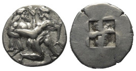 Inseln vor Thrakien. Thasos.

 Stater (Silber). Ca. 480 - 463 v. Chr.
Vs: Nackter, ithyphallischer Satyr nach rechts kniend, eine sich wehrende Nym...