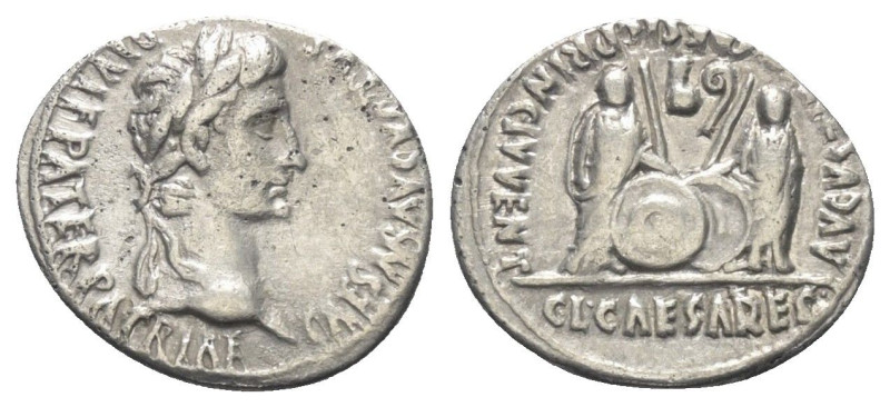 Augustus (31 v. - 14 n. Chr.).

 Denar (Silber). 81 n. Chr. Rom.
Vs: CAESAR A...