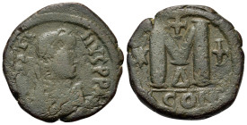 Justin I (518-527). Æ 40 Nummi (29,5mm, 14.3g). Constantinople. Pearl diademed, draped, and cuirassed bust r. R/ Large M, star, cross above, cross rig...