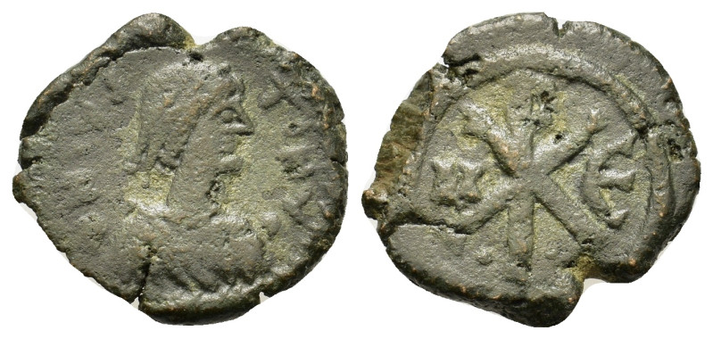 Justin I (518-527). Æ 5 Nummi (15,9mm, 2g). Diademed, draped, and cuirassed bust...