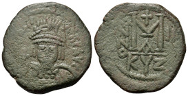 Maurice Tiberius (582-602). Æ 40 Nummi (28,8mm, 10.5g). Cyzicus, year 2 (584/5). Crowned facing bust, holding globus cruciger. R/ Large M, cross above...