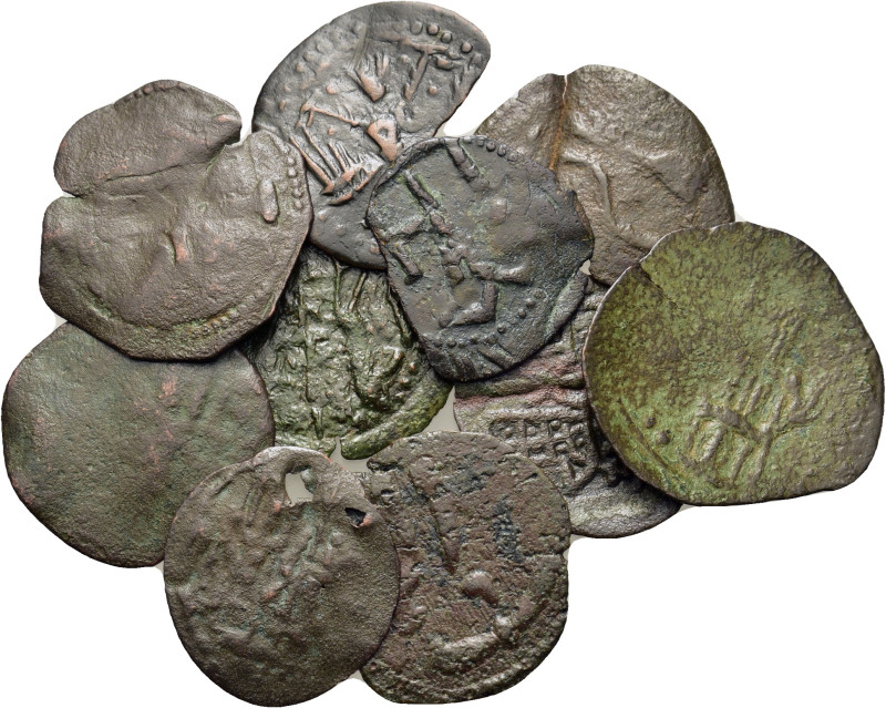 Lot of 10 Byzantine Æ coins, to be catalog. Lot sold as is, no return.