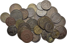 Lot of 35 World Æ coins, to be catalog. Lot sold as is, no return.