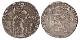 No reserve - Generaliteits Gulden. Deventer. 1698. Fraai.
Verkade 152.4. 8,5 g. Dit kavel wordt geveild zonder minimumprijs.