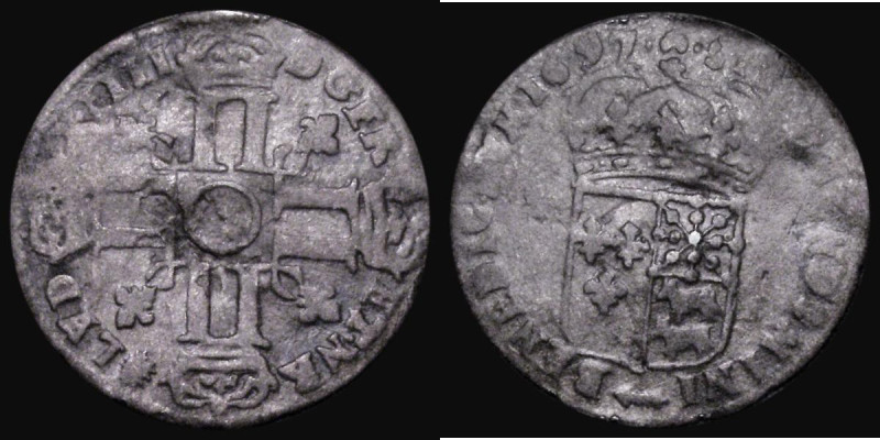 France 15 Deniers (Sol de 15 Deniers de France - Navarre) 1697 Obverse: Crowned ...