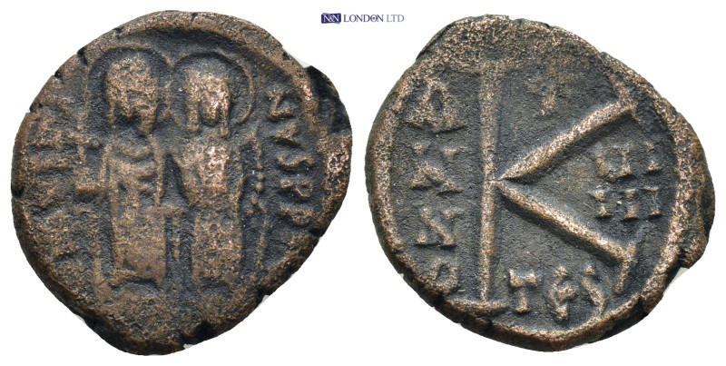 Justin II and Sophia (565-578). Æ 20 Nummi (20mm, 5.37 g). Nimbate figures of Ju...