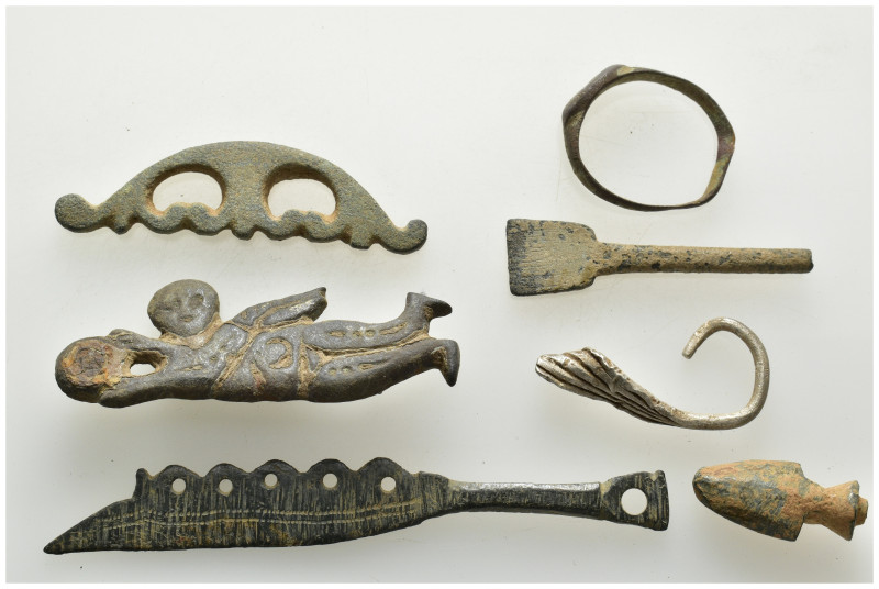 Mixed lot 7 pieces. SOLD AS SEEN NO RETURNS.