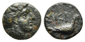 MACEDON. Skione. AE (circa 400-350 BC).

Obv: Female head right.
Rev: ΣΚΙ-[ON].
Eagle standing right.

SNG ANS 718.

Condition: Very fine.

Weight: 1,...