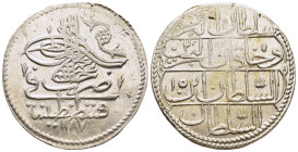 ISLAMIC. Ottoman Empire. Abdülhamid I (1187-1203 AH). Kuruş. Qustantiniya (Istanbul). Dated AH 1197.

Pere 675-6 var. (RY).

Condition: Extremely fine...