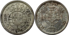 Europäische Münzen und Medaillen, Portugal. PORTUGIESISCHE BESITZUNGEN. MACAU. 5 Patacas 1952, KM 5. Silber. 0.35 OZ. Stempelglanz