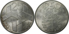 Europäische Münzen und Medaillen, Portugal. Nelkenrevolution. 250 Escudos 1976, Silber. 0.55 OZ. KM 604. Stempelglanz