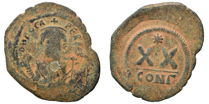 Phocas, 602-610. Half Follis (bronze, 5.32 g, 31 mm), Constantinople. δ N FOCA P...