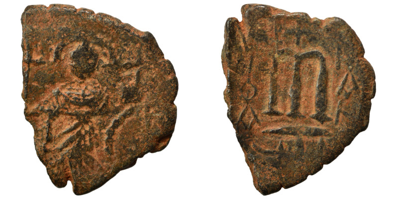 Arab-Byzantine, Umayyad Caliphate. Fals (bronze, 3.03 g, 22 mm). Standing imperi...