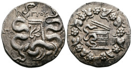 Phrygia, Apameia. Ca. 88-67 BC. AR Cistophoric Tetradrachm (23,5mm, 13,05 g.). Guou– eglogistos. Cista mystica with serpent; all within ivy-wreath Rev...