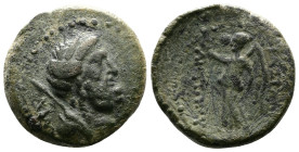 Seleukid Kingdom. Antiochos IV (175-164 BC.) Æ (17,5mm, 4,14g.). Bust of Zeus Labraundeus right, spear over shoulder. Rev. ΒΑΣΙΛΕΩΣ ΑΝΤΙΟΧΟΥ, Nike sta...