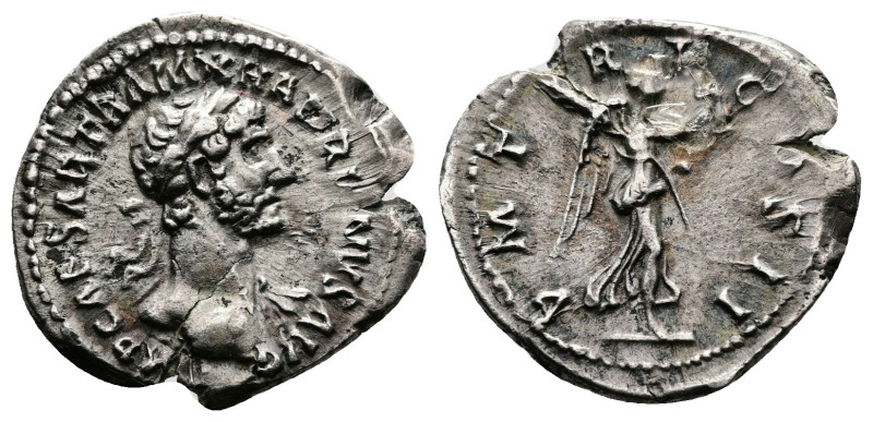 Hadrian (117-138 AD.) AR Quinarius (15,5 mm, 1,36 g.) Rome mint 118 AD IMP CAESA...