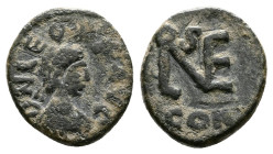Leo I (457-474 AD.) AE 4 (10,5mm, 1,08g) Constantinople. D N LEO [P F] AVG. Diademed, draped and cuirassed bust right. Rev: / CON. Monogram. RIC 683. ...