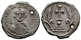 Constans II (641-668 AD.) Hexagram (21,5 mm, 4,53 g.), 'ceremonial coinage', Constantinopolis. δ N CONSTANTI[NЧS P P] AVG Crowned, draped and beardles...