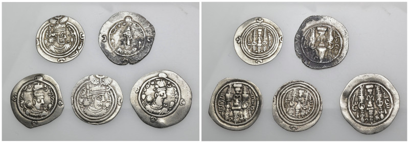 GRECIA ANTIGUA. Lote de 5 dracmas sasánidas: Cosroes I (1), Hormiz IV (1) y Cosr...