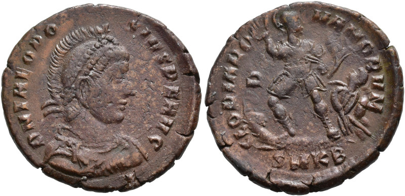 IMPERIO ROMANO. TEODOSIO. Follis. Cyzicus (378-383). A/ Busto drapeado, acorazad...