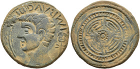 HISPANIA ANTIGUA. Emisiones del Noroeste. As. Augusto. A/ Cabeza a izq., delante palma, detrás caduceo; IMP AVG DIVI F. R/ Rodela entre círculos concé...