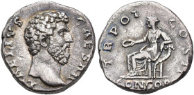 IMPERIO ROMANO. ELIO VERO. Denario. Roma (137). A/ Cabeza a der.; L AELIVS CAESAR. R/ Concordia sentada a izq. con pátera y apoyada en cornucopia; TR ...