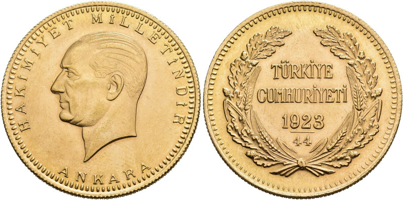 TURQUÍA. 500 kurush. 1923/44. AU 36,08 g. 34,7 mm. KM-859. SC.