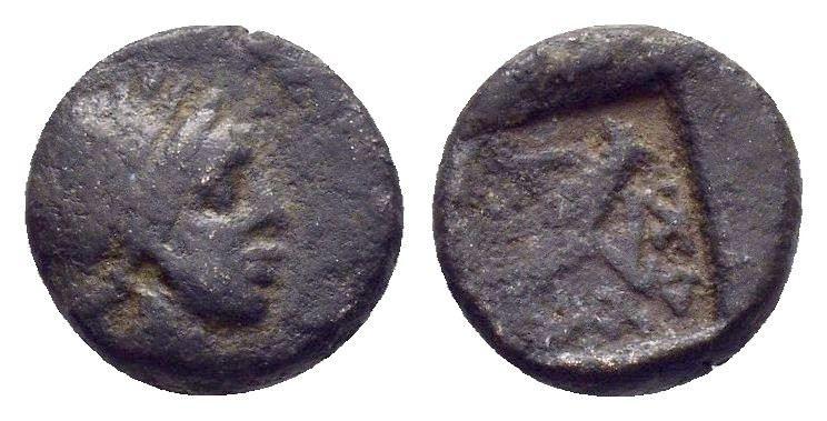 CARIA. Stratonikeia.(250-200 BC).Ae.

Obv : Head of Zeus right.

Rev : Eagle sta...