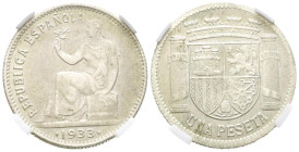 II REPÚBLICA (1931-1939). 1 Peseta. (Ar. 5,00g /23mm)*. 1933 *3-4. Madrid. (Cal-2019-35). Reverso girado . Encapsulada por NN Coins. AU 58. * Peso y m...