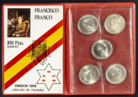 ESTADO ESPAÑOL (1936-1975). Cartera Oficial con 5 monedas de 100 Pesetas de 1966 incluyendo todas las estrellas (*66, 67, 68, 69 ,palo recto retocado,...