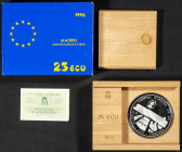 JUAN CARLOS I (1975-2014). 25 Ecu (Ar. 168,75g/73mm). Madrid Capital Europea de la Cultura. 1992. FNMT. FDC. Incluye estuche original y certificado de...
