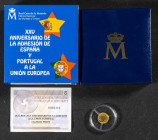 JUAN CARLOS I (1975-2014). 20 Euros (Au. 1,24g/14mm). 2011. FNMT. XXV Aniversario de la Adhesión de España y Portugal a la UE. PROOF. Presentada en es...