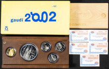 JUAN CARLOS I (1975-2014). Gaudí 2002. Serie Completa. 5 valores: 400 Euros en oro (1), 50 (1) y 10 Euros (3) en plata. 2002. FNMT. PROOF. Incluye est...