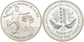 ESTADOS DE AFRICA OCCIDENTAL. 1000 Francs. (Ar. 22,48g/37mm). 2004. Mundial de Fútbol de la FIFA, Alemania 2006. (Km#17). PROOF.