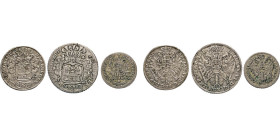 HAMBURG
Hamburgische Münzen in Silber
16 Schilling 1726, 8 u. 4 Schilling 1727. Mzz. I·H·L. Behelmte Burgschilde. Rs. Gekrönter Doppeladler. Gaed. 6...