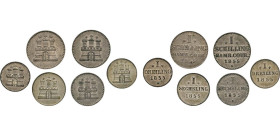 HAMBURG
Hamburgische Münzen in Silber
Lot Dreiling, Sechsling u. Schilling 1855 (bis 1862). Jeweils ohne Mzz. (Altona) u. mit Mzz. A (Berlin). Im Ri...