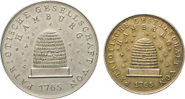 HAMBURG
HAMBURGISCHE MEDAILLEN DES 17. BIS 21. JAHRHUNDERTS
Große und kleine Silbermedaille o.J. (unsigniert, Randpunzen Burg 925 bzw. Burg 925 SILB...