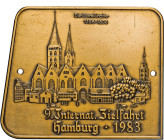HAMBURG
HAMBURGISCHE MEDAILLEN DES 17. BIS 21. JAHRHUNDERTS
Kupfer-Auto(?)-Plakette 1983 für die 9. Internationale Zielfahrt (nach/ab?) Hamburg. Mit...