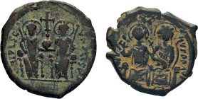 ANTIKE WELT
BYZANTINISCHES REICH 
Justinus II., 565–578. Follis, Theopolis. Justinus und Sophia nebeneinander sitzend. Rs. M zwischen ANNO=IIII. Off...