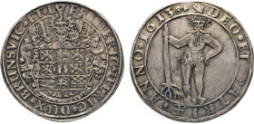 DEUTSCHE MÜNZEN VOR 1871
BRAUNSCHWEIG-LÜNEBURG
LINIE WOLFENBÜTTEL
Friedrich Ulrich, 1613–1634. Taler 1613, Zellerfeld. 5-fach behelmtes 11-feldiges...