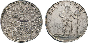 DEUTSCHE MÜNZEN VOR 1871
BRAUNSCHWEIG-LÜNEBURG
LINIE WOLFENBÜTTEL
August Wilhelm 1714–1731. Breiter Taler 1720 C, Zellerfeld. 5-fach behelmtes, 11-...