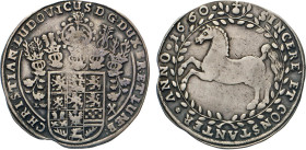 DEUTSCHE MÜNZEN VOR 1871
BRAUNSCHWEIG-LÜNEBURG
LINIE LÜNEBURG CELLE
Reichstaler 1660 LW, gekreuzte Zainhaken, Clausthal. 5-fach behelmtes, 12-feldi...