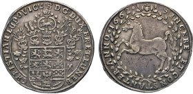 DEUTSCHE MÜNZEN VOR 1871
BRAUNSCHWEIG-LÜNEBURG
LINIE LÜNEBURG CELLE
Reichstaler 1662 LW, gekreuzte Zainhaken, Clausthal. 5-fach behelmtes, 12-feldi...