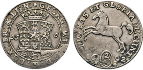 DEUTSCHE MÜNZEN VOR 1871
BRAUNSCHWEIG-LÜNEBURG
LINIE LÜNEBURG CELLE
2/3 Taler 1692 J.J.-J, Celle. Gekröntes 12-feldiges Wappen. Rs. Springendes Ros...