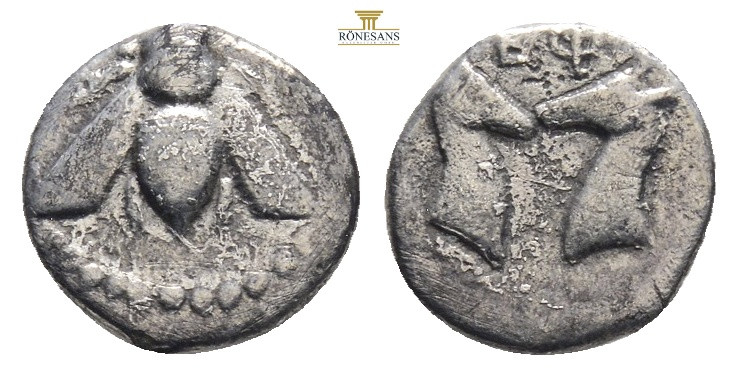 IONIA. Ephesos. Diobol (Circa 390-325 BC). 0,91 g. 9,6 mm.
Obv: Bee.
Rev: EΦ. Co...