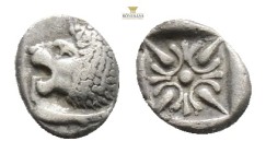 Ionia. Miletos circa 525-475 BC. Diobol AR, 1,1 g. 10,4 mm.
Forepart of a lion to left, head turned to left / Stellate design within incuse square.
...
