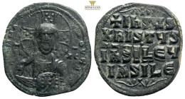 ANONYMOUS FOLLES. Class A2. Attributed to Basil II & Constantine VIII (976-1025). Follis. Constantinople. 5,6 g. 22,6 mm.
Obv: + ЄMMANOVHΛ / IC - XC. ...